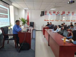 錘煉政治品格，做忠誠(chéng)干凈擔(dān)當(dāng)?shù)谋砺?——市農(nóng)發(fā)投公司黨支部開展“不忘初心、牢記使命 ”專題黨課講座